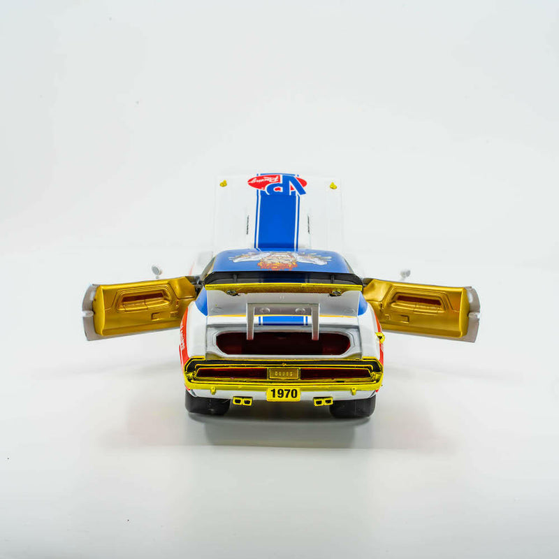 VP Racing 1970 Dodge Challenger Diecast— R/T HEMI 1:24 Scale-6