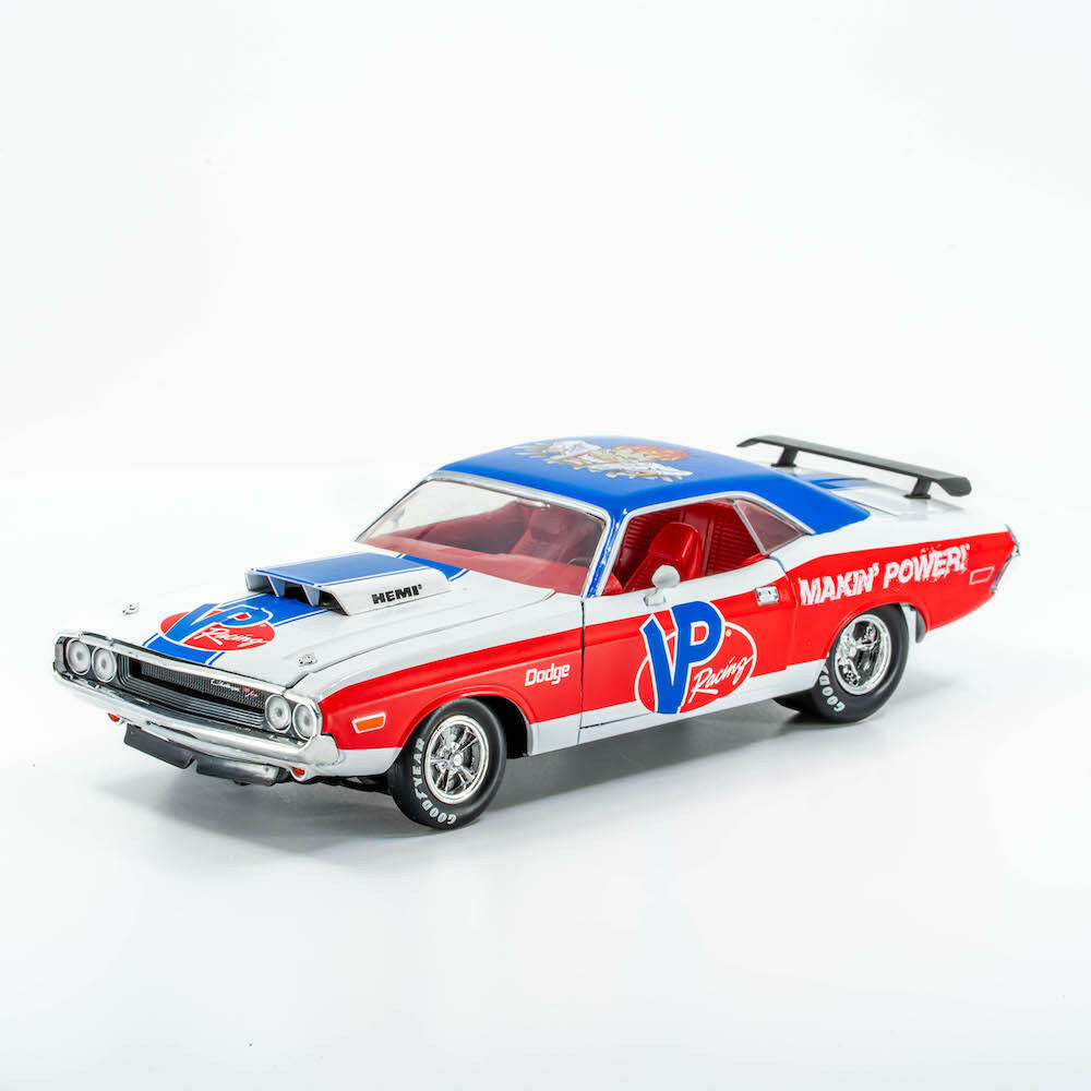 VP Racing 1970 Dodge Challenger Diecast— R/T HEMI 1:24 Scale-14