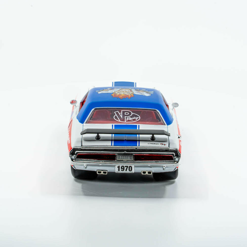 VP Racing 1970 Dodge Challenger Diecast— R/T HEMI 1:24 Scale-12