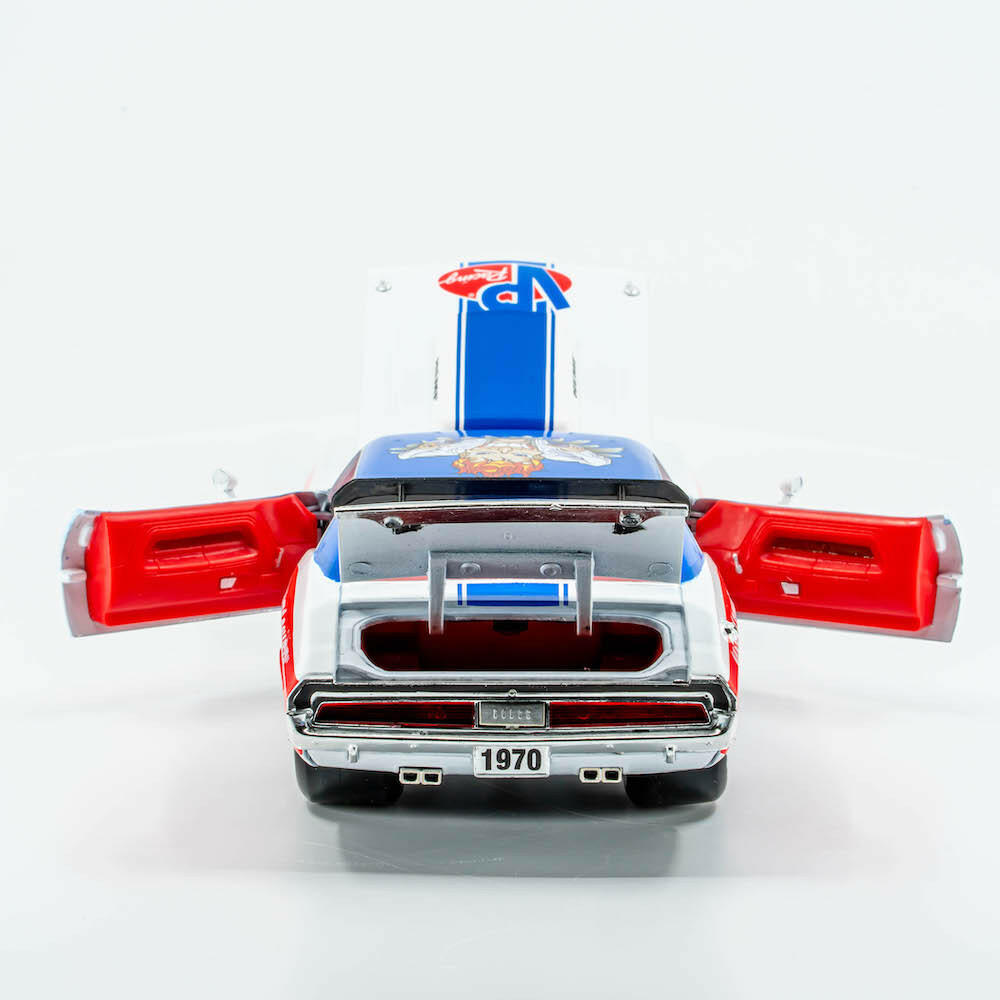 VP Racing 1970 Dodge Challenger Diecast— R/T HEMI 1:24 Scale-15